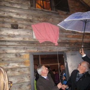 Bild 2, Einweihung am Abend.jpg